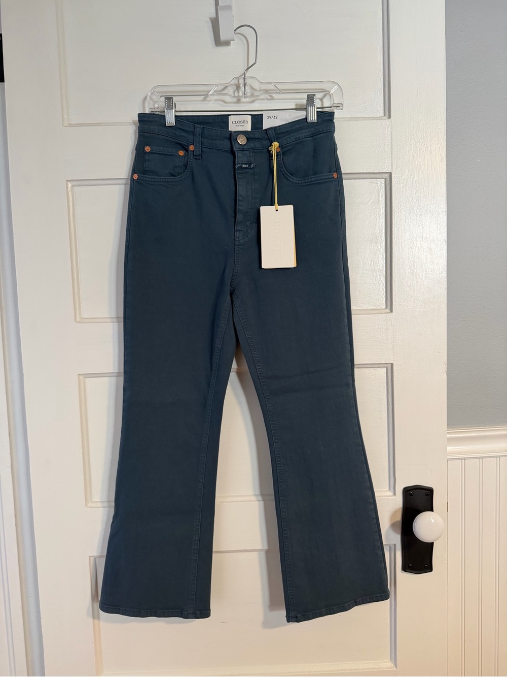 NWT Sz28 Closed Hi-Sun Flared Fit, High Waist, Cropped Leg Denim 25in inseam